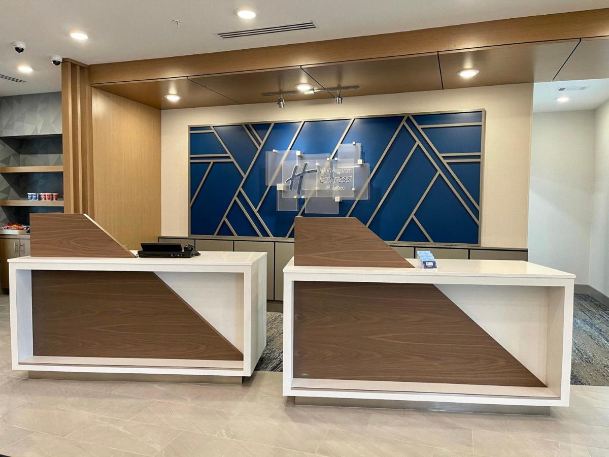 Holiday Inn Express & Suites - Ft. Smith - Airport By Ihg Форт-Смит Экстерьер фото
