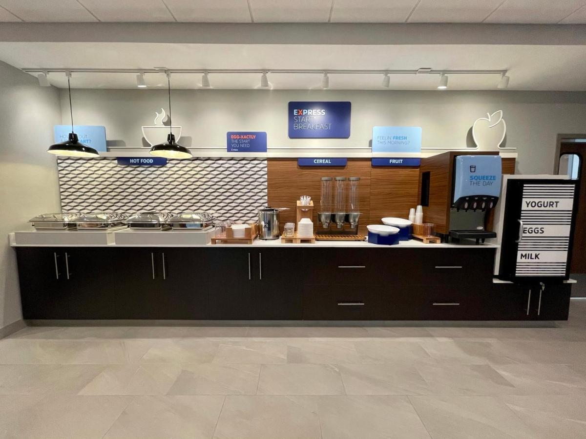Holiday Inn Express & Suites - Ft. Smith - Airport By Ihg Форт-Смит Экстерьер фото